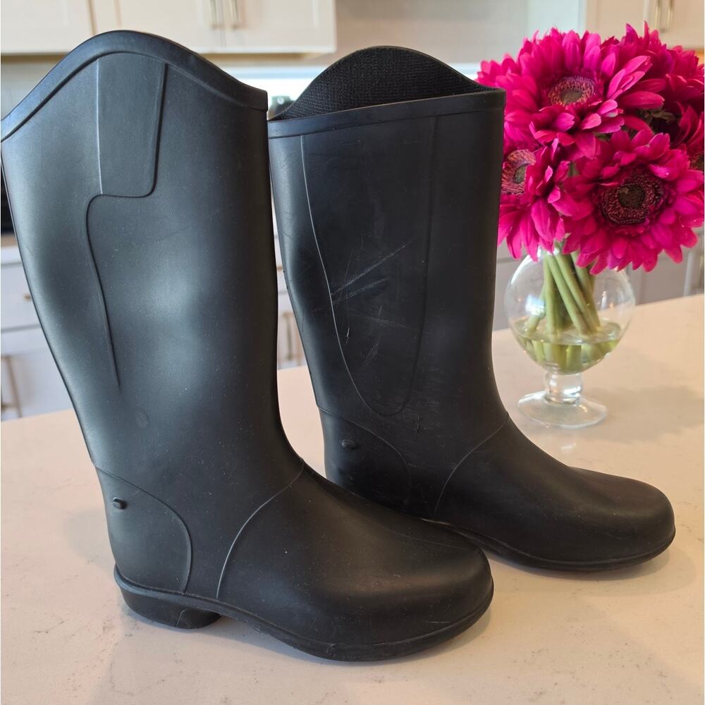 Fouganza Horseback Riding boots / rain boot /Matte black/equestrian silhouette